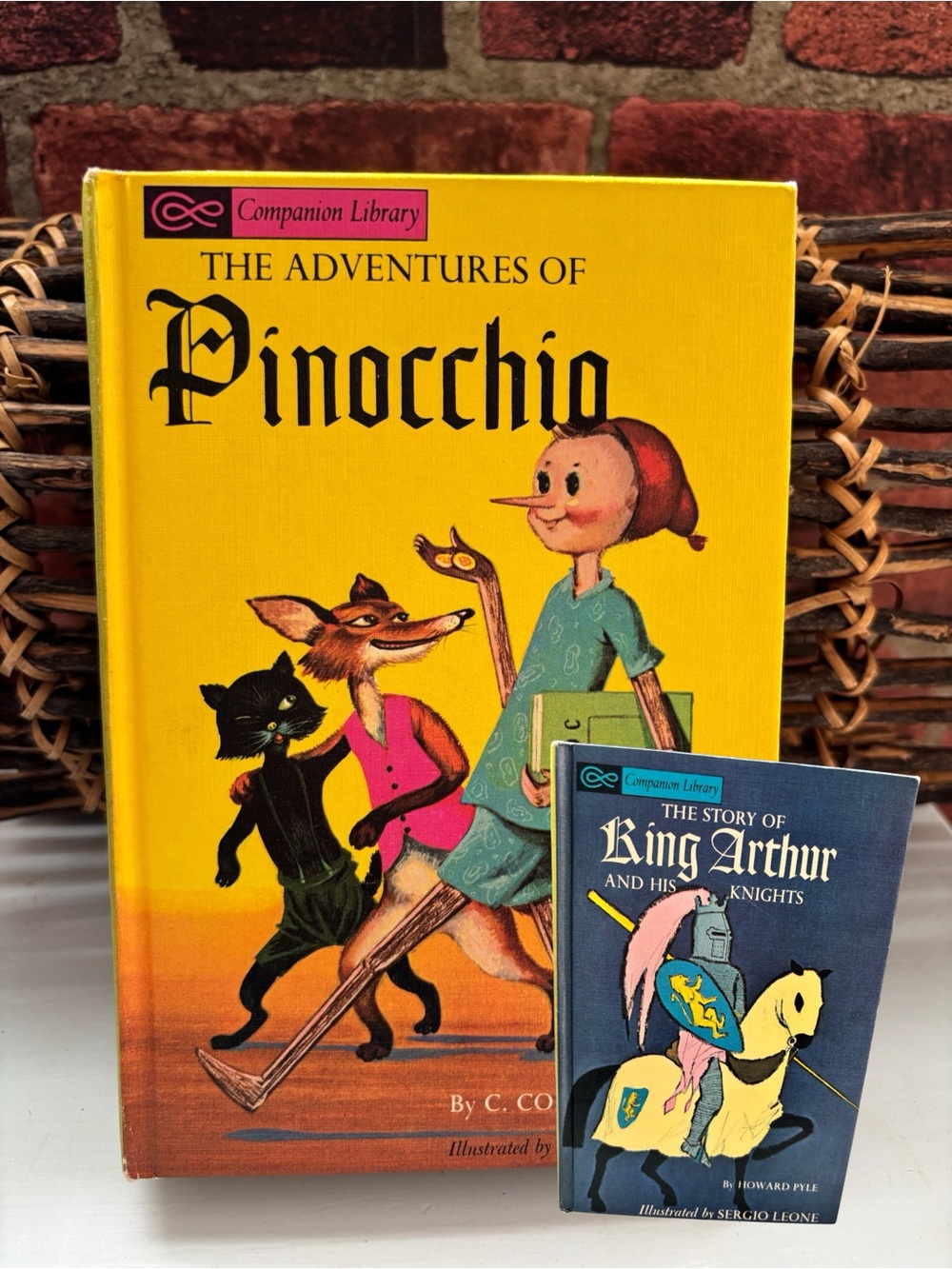 Vintage 1965 Companion Library Flip Book Pinocchio/King Arthur and His Knights